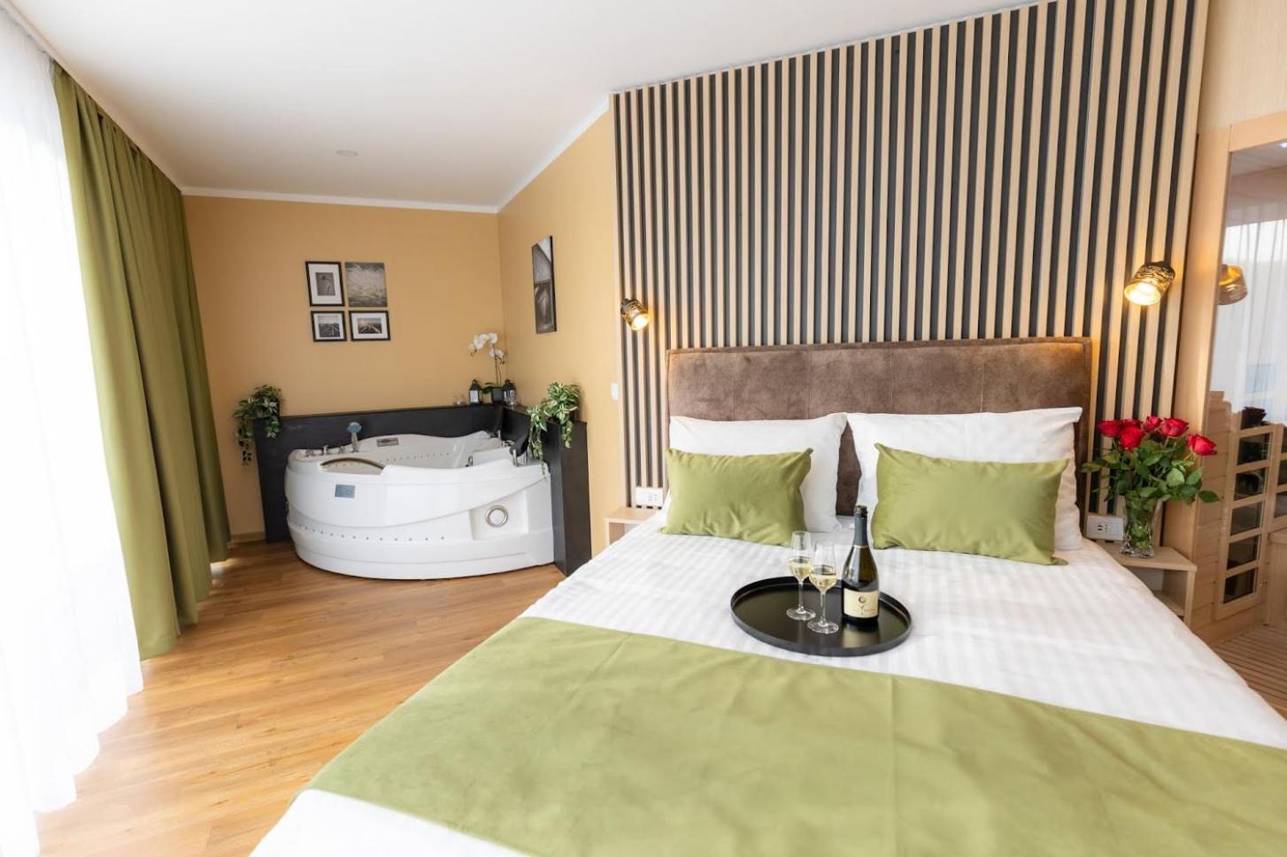 Hotel Dolenjc Ново-Место Экстерьер фото